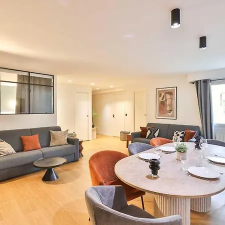 Comfort & Design For 10p - Center Appartement