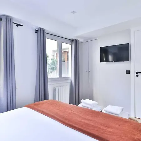 Comfort & Design For 10p - Center