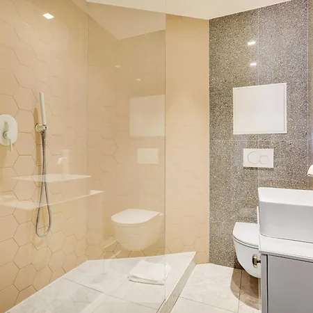 Comfort & Design For 10p - Center Apartment